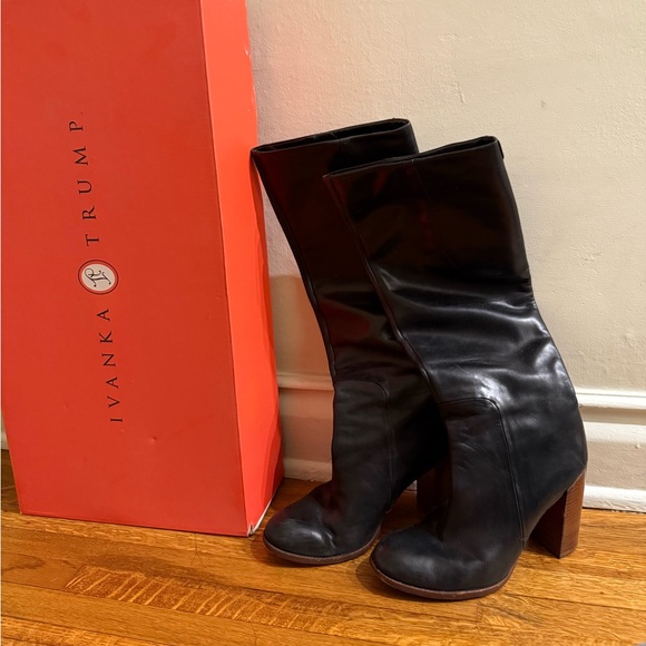 Cute black leather knee high boots size 7 - Picture 2 of 4